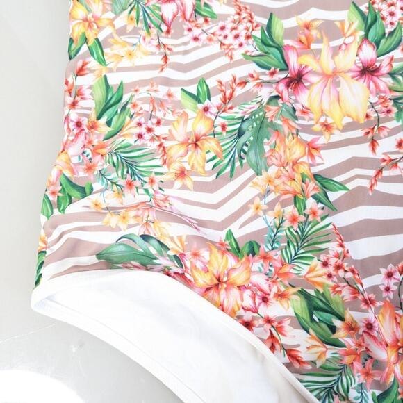 L Space Dakota One Piece Tropical Print Swimsuit Strappy V-Neck Open Back Beach - Picture 3 of 8